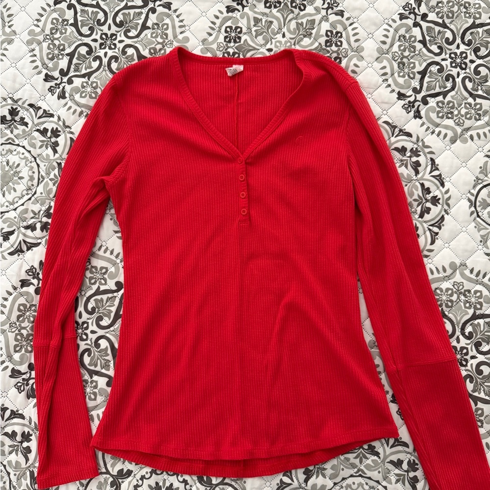 Zyia women’s red thermal henley long sleeved top-large